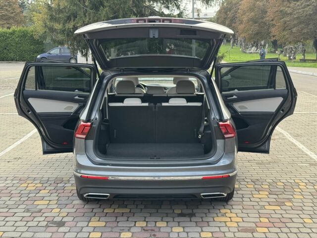 Серый Фольксваген Тигуан, объемом двигателя 2 л и пробегом 107 тыс. км за 19599 $, фото 16 на Automoto.ua