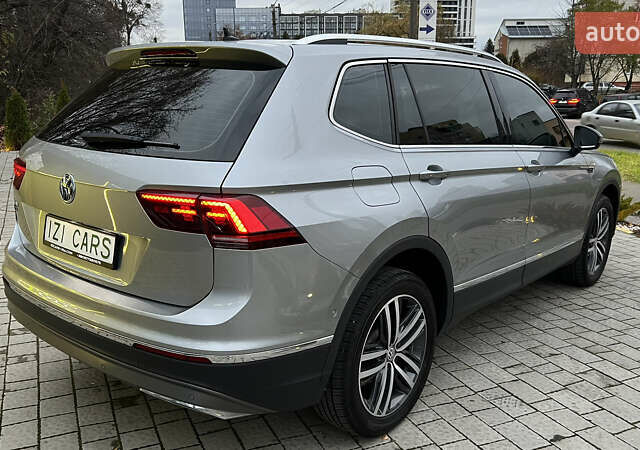 Серый Фольксваген Тигуан, объемом двигателя 2 л и пробегом 75 тыс. км за 29999 $, фото 5 на Automoto.ua