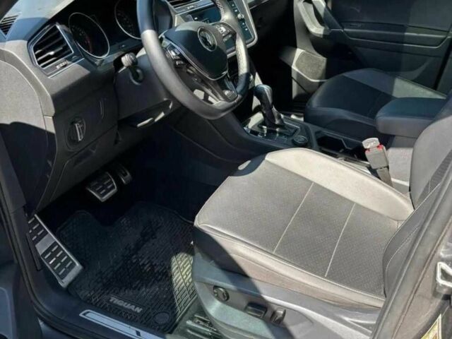 Серый Фольксваген Тигуан, объемом двигателя 2 л и пробегом 99 тыс. км за 23400 $, фото 7 на Automoto.ua