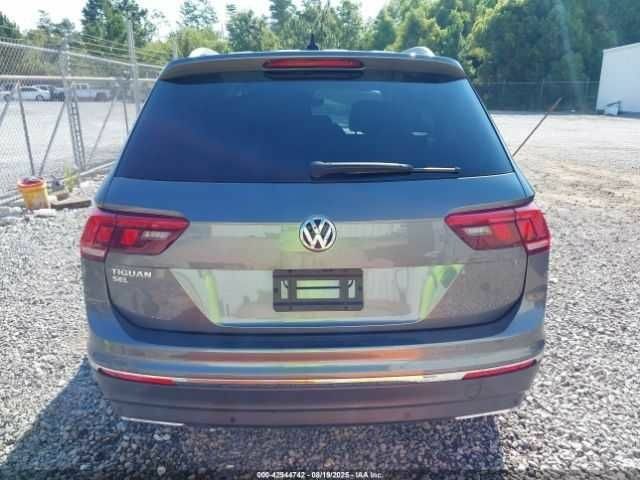 Серый Фольксваген Тигуан, объемом двигателя 2 л и пробегом 42 тыс. км за 5500 $, фото 16 на Automoto.ua