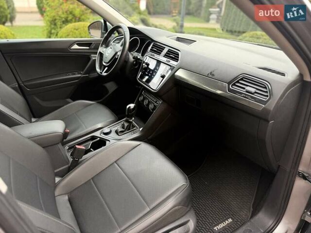 Сірий Фольксваген Тігуан, об'ємом двигуна 1.98 л та пробігом 173 тис. км за 16999 $, фото 55 на Automoto.ua