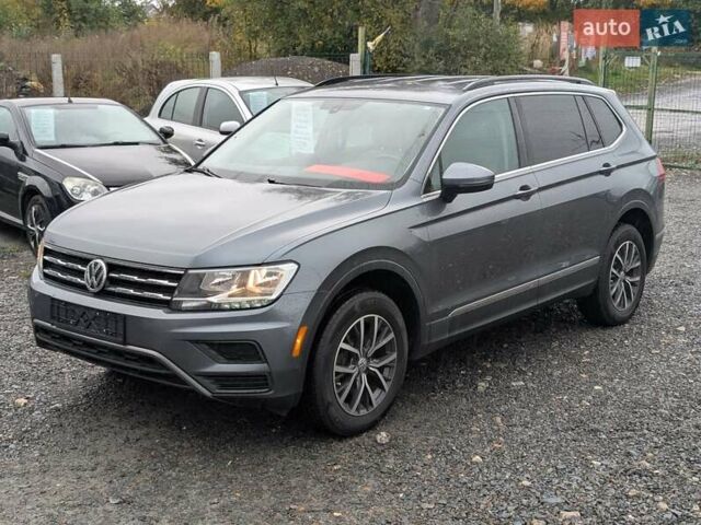 Серый Фольксваген Тигуан, объемом двигателя 1.98 л и пробегом 105 тыс. км за 17950 $, фото 4 на Automoto.ua