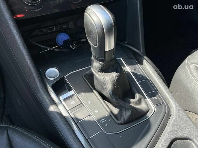 Серый Фольксваген Тигуан, объемом двигателя 2 л и пробегом 135 тыс. км за 23690 $, фото 21 на Automoto.ua