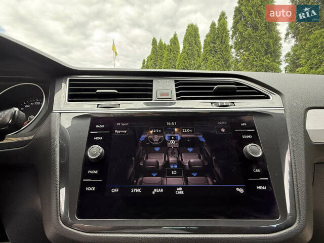 Сірий Фольксваген Тігуан, об'ємом двигуна 1.98 л та пробігом 250 тис. км за 25555 $, фото 58 на Automoto.ua