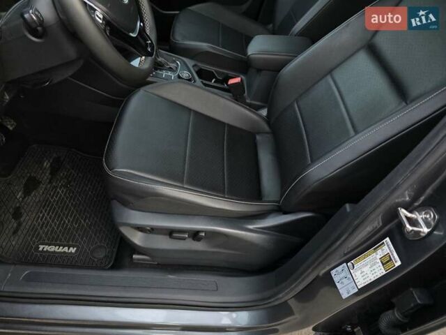Серый Фольксваген Тигуан, объемом двигателя 1.98 л и пробегом 92 тыс. км за 24500 $, фото 35 на Automoto.ua