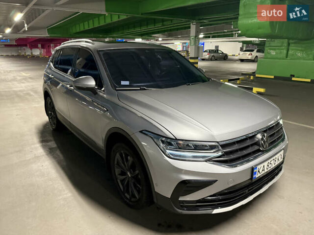 Серый Фольксваген Тигуан, объемом двигателя 1.98 л и пробегом 104 тыс. км за 25200 $, фото 2 на Automoto.ua