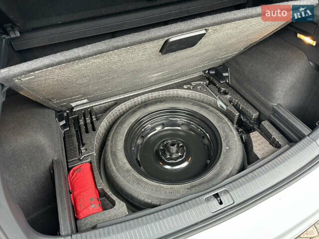 Сірий Фольксваген Тігуан, об'ємом двигуна 1.97 л та пробігом 160 тис. км за 28650 $, фото 99 на Automoto.ua