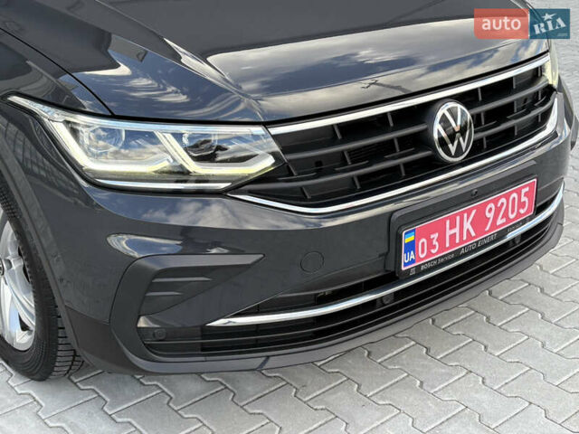 Серый Фольксваген Тигуан, объемом двигателя 2 л и пробегом 176 тыс. км за 27950 $, фото 35 на Automoto.ua