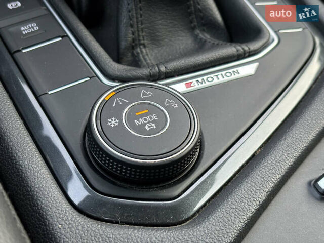 Серый Фольксваген Тигуан, объемом двигателя 1.97 л и пробегом 180 тыс. км за 31000 $, фото 21 на Automoto.ua