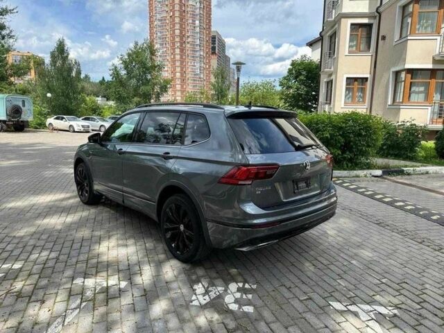 Серый Фольксваген Тигуан, объемом двигателя 2 л и пробегом 83 тыс. км за 15000 $, фото 2 на Automoto.ua