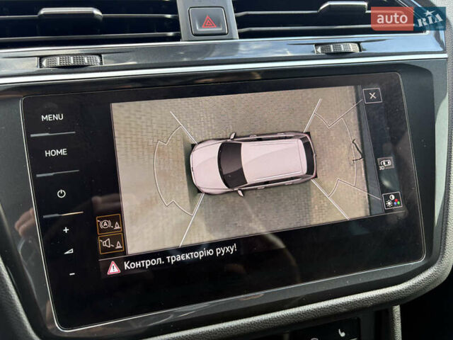 Серый Фольксваген Тигуан, объемом двигателя 2 л и пробегом 176 тыс. км за 27950 $, фото 62 на Automoto.ua