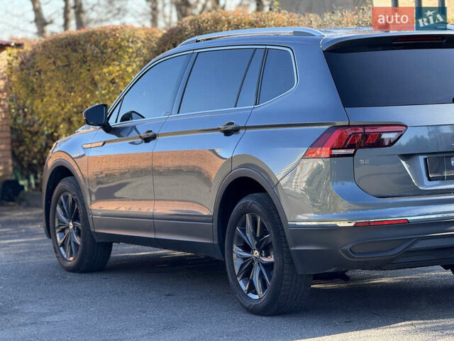 Серый Фольксваген Тигуан, объемом двигателя 2 л и пробегом 120 тыс. км за 23500 $, фото 10 на Automoto.ua
