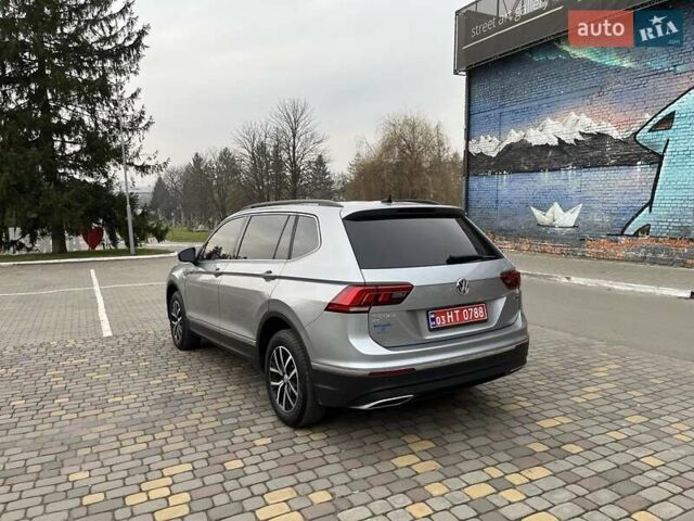 Серый Фольксваген Тигуан, объемом двигателя 2 л и пробегом 119 тыс. км за 19500 $, фото 56 на Automoto.ua