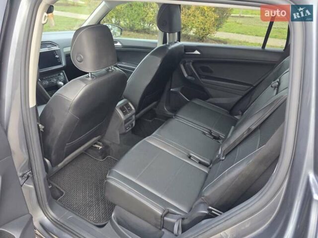 Серый Фольксваген Тигуан, объемом двигателя 1.98 л и пробегом 92 тыс. км за 24500 $, фото 40 на Automoto.ua