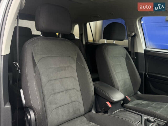 Сірий Фольксваген Тігуан, об'ємом двигуна 2 л та пробігом 204 тис. км за 34499 $, фото 28 на Automoto.ua