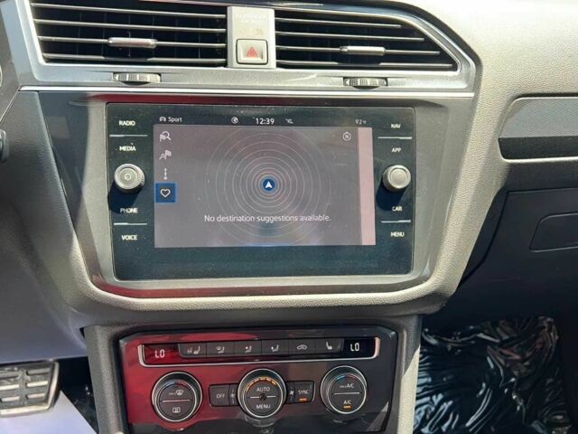 Серый Фольксваген Тигуан, объемом двигателя 2 л и пробегом 38 тыс. км за 13000 $, фото 14 на Automoto.ua