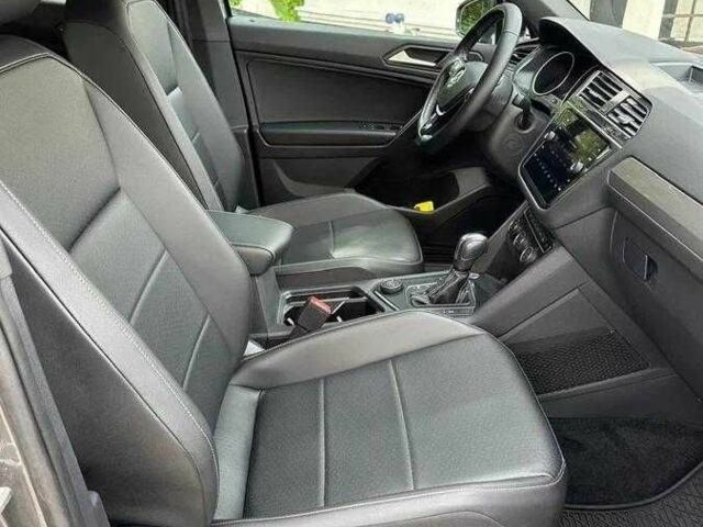 Серый Фольксваген Тигуан, объемом двигателя 2 л и пробегом 83 тыс. км за 15000 $, фото 7 на Automoto.ua