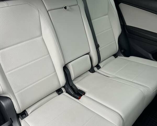 Серый Фольксваген Тигуан, объемом двигателя 1.98 л и пробегом 98 тыс. км за 24500 $, фото 88 на Automoto.ua