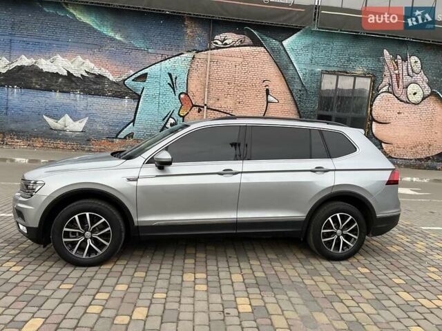 Серый Фольксваген Тигуан, объемом двигателя 2 л и пробегом 119 тыс. км за 19500 $, фото 54 на Automoto.ua