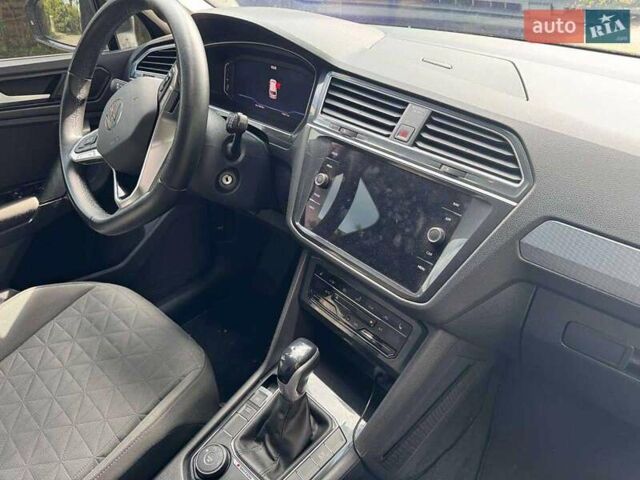 Сірий Фольксваген Тігуан, об'ємом двигуна 1.98 л та пробігом 130 тис. км за 27000 $, фото 11 на Automoto.ua