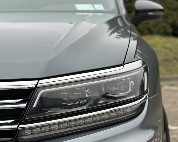 Серый Фольксваген Тигуан, объемом двигателя 2 л и пробегом 67 тыс. км за 25999 $, фото 11 на Automoto.ua