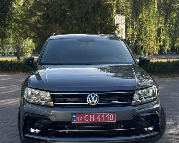 Серый Фольксваген Тигуан, объемом двигателя 1.98 л и пробегом 82 тыс. км за 21499 $, фото 1 на Automoto.ua
