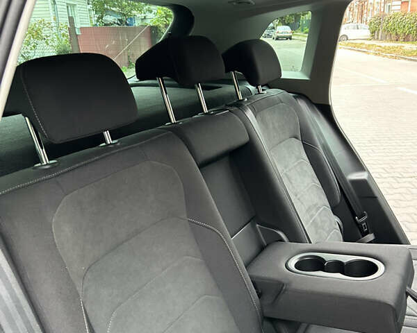 Серый Фольксваген Тигуан, объемом двигателя 2 л и пробегом 194 тыс. км за 31500 $, фото 31 на Automoto.ua