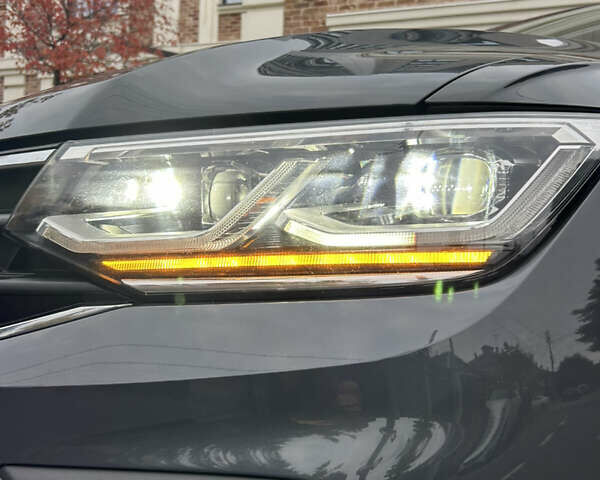 Серый Фольксваген Тигуан, объемом двигателя 2 л и пробегом 194 тыс. км за 31500 $, фото 11 на Automoto.ua