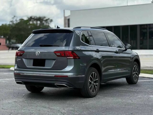 Сірий Фольксваген Тігуан, об'ємом двигуна 2 л та пробігом 13 тис. км за 10000 $, фото 5 на Automoto.ua