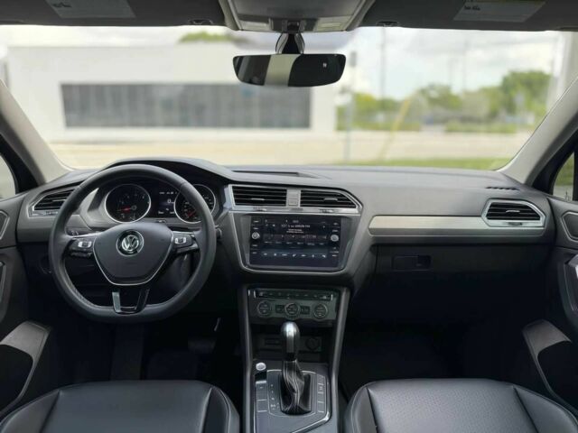 Сірий Фольксваген Тігуан, об'ємом двигуна 2 л та пробігом 13 тис. км за 10000 $, фото 13 на Automoto.ua