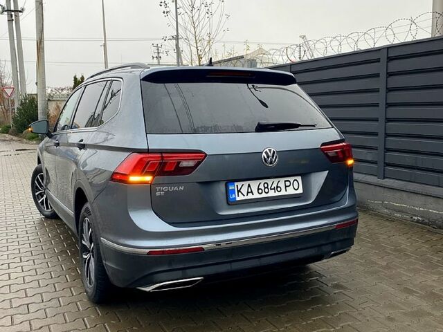 Серый Фольксваген Тигуан, объемом двигателя 2 л и пробегом 33 тыс. км за 22700 $, фото 4 на Automoto.ua