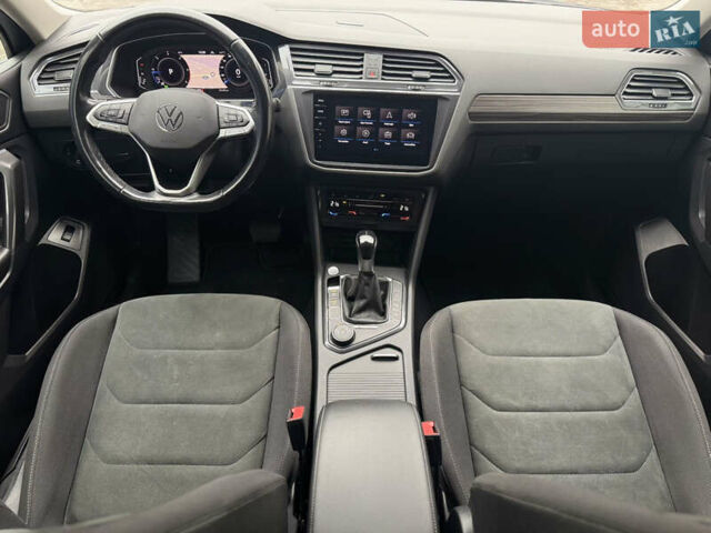 Сірий Фольксваген Тігуан, об'ємом двигуна 2 л та пробігом 204 тис. км за 34499 $, фото 31 на Automoto.ua
