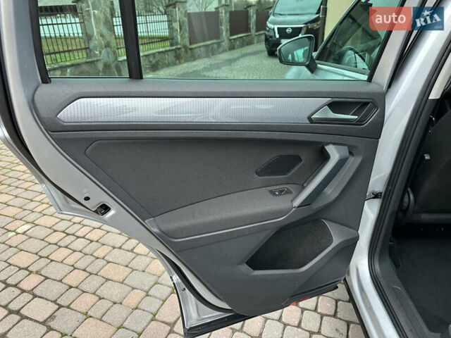 Сірий Фольксваген Тігуан, об'ємом двигуна 1.97 л та пробігом 160 тис. км за 28650 $, фото 78 на Automoto.ua