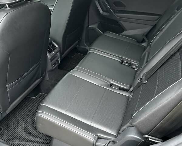 Серый Фольксваген Тигуан, объемом двигателя 2 л и пробегом 67 тыс. км за 25999 $, фото 18 на Automoto.ua