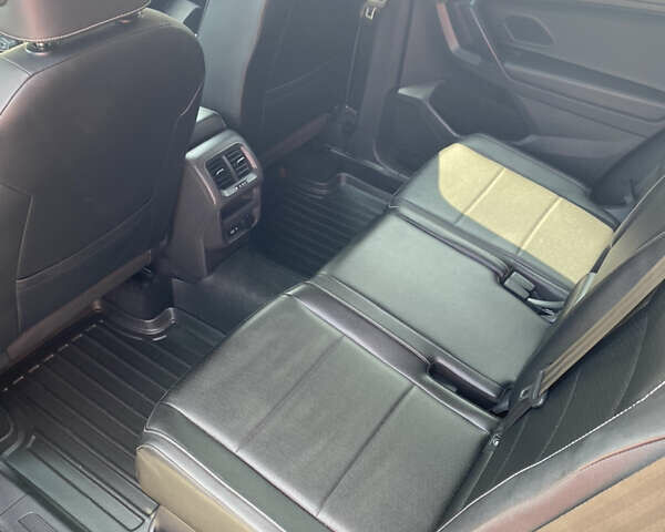 Серый Фольксваген Тигуан, объемом двигателя 1.98 л и пробегом 112 тыс. км за 20500 $, фото 5 на Automoto.ua