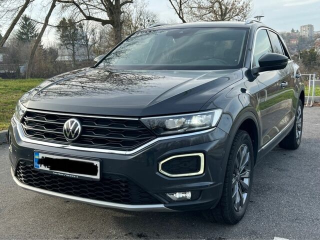 Серый Фольксваген Тигуан, объемом двигателя 1.5 л и пробегом 49 тыс. км за 23700 $, фото 4 на Automoto.ua