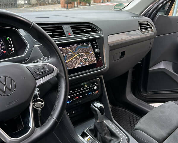 Серый Фольксваген Тигуан, объемом двигателя 2 л и пробегом 194 тыс. км за 31500 $, фото 23 на Automoto.ua