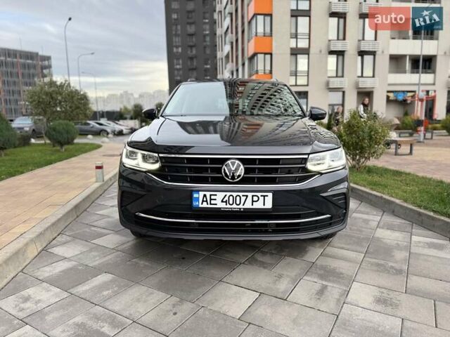Серый Фольксваген Тигуан, объемом двигателя 1.97 л и пробегом 51 тыс. км за 34500 $, фото 1 на Automoto.ua