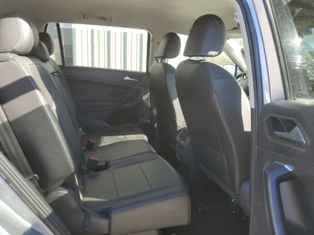 Серый Фольксваген Тигуан, объемом двигателя 2 л и пробегом 160 тыс. км за 6000 $, фото 10 на Automoto.ua