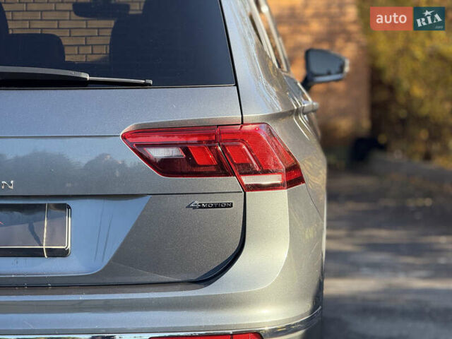 Серый Фольксваген Тигуан, объемом двигателя 2 л и пробегом 120 тыс. км за 23500 $, фото 13 на Automoto.ua