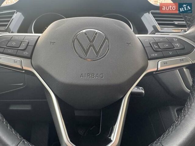 Сірий Фольксваген Тігуан, об'ємом двигуна 1.97 л та пробігом 52 тис. км за 33200 $, фото 40 на Automoto.ua