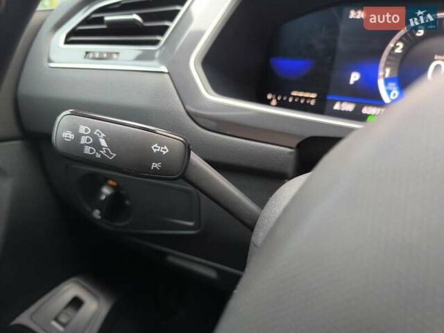 Сірий Фольксваген Тігуан, об'ємом двигуна 2 л та пробігом 63 тис. км за 23400 $, фото 34 на Automoto.ua