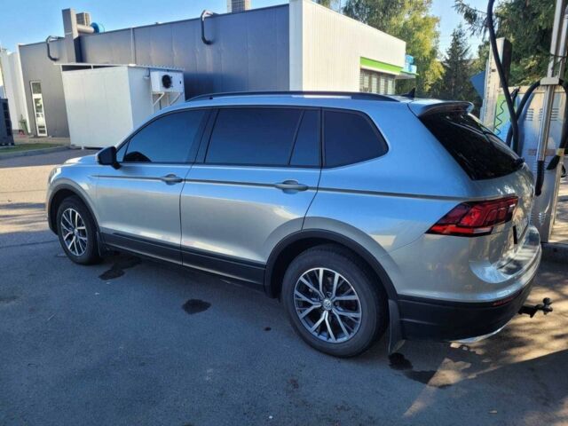 Серый Фольксваген Тигуан, объемом двигателя 2 л и пробегом 86 тыс. км за 17500 $, фото 1 на Automoto.ua