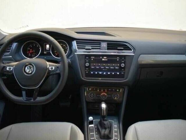 Серый Фольксваген Тигуан, объемом двигателя 2 л и пробегом 45 тыс. км за 9000 $, фото 12 на Automoto.ua