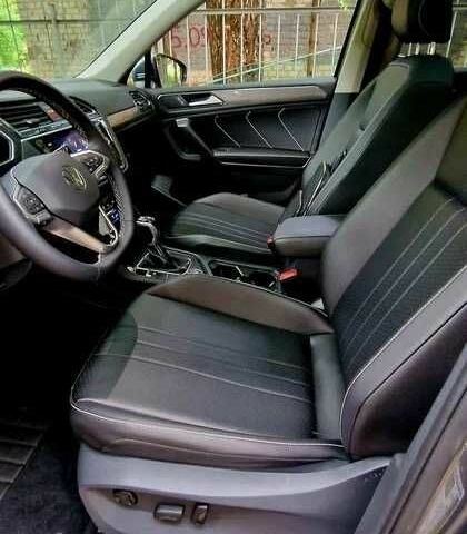 Серый Фольксваген Тигуан, объемом двигателя 2 л и пробегом 43 тыс. км за 13800 $, фото 13 на Automoto.ua