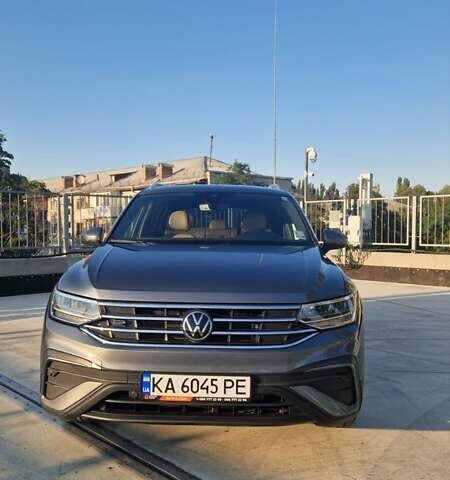 Серый Фольксваген Тигуан, объемом двигателя 1.98 л и пробегом 99 тыс. км за 26000 $, фото 7 на Automoto.ua