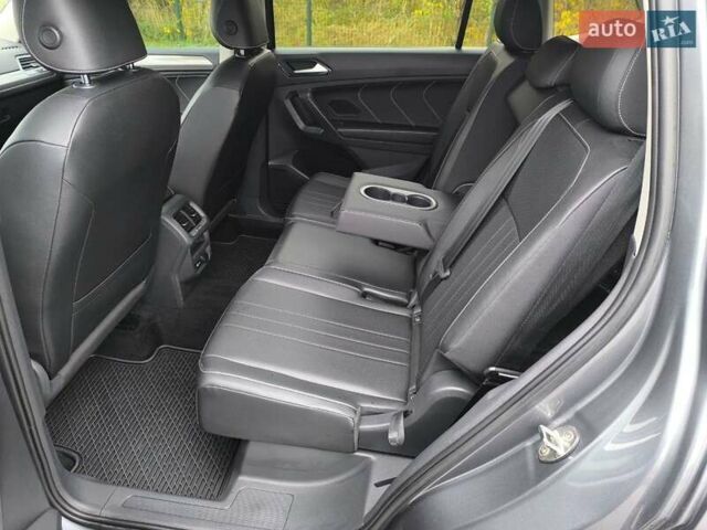 Сірий Фольксваген Тігуан, об'ємом двигуна 2 л та пробігом 63 тис. км за 23400 $, фото 17 на Automoto.ua
