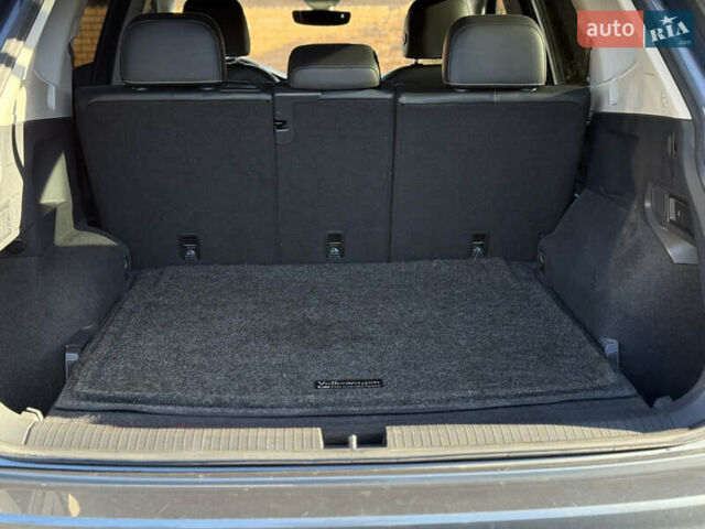 Серый Фольксваген Тигуан, объемом двигателя 2 л и пробегом 120 тыс. км за 23500 $, фото 21 на Automoto.ua