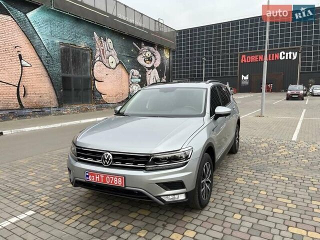Серый Фольксваген Тигуан, объемом двигателя 2 л и пробегом 119 тыс. км за 19500 $, фото 69 на Automoto.ua
