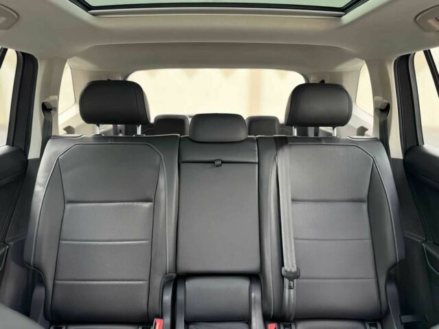 Сірий Фольксваген Тігуан, об'ємом двигуна 2 л та пробігом 13 тис. км за 10000 $, фото 15 на Automoto.ua